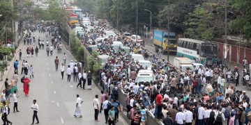 অবরোধ যানজট বৃষ্টিতে ঢাকায় দিনভর দুর্ভোগ