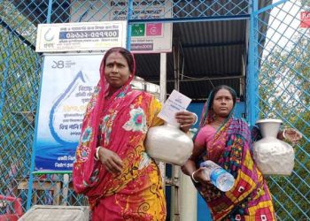 ‘পানি পাই না এক ঘণ্টাও, বিল তো ঠিকই দিই’