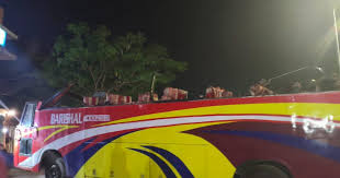 উড়ে গেল বাসের ছাদ