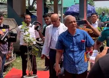 ক্ষোভ ঝাড়লেন স্বরাষ্ট্র উপদেষ্টা