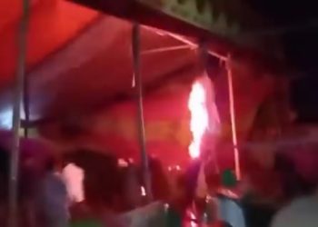 মেলার প্যান্ডেলে আগুন দিলো বিক্ষুব্ধ জনতা