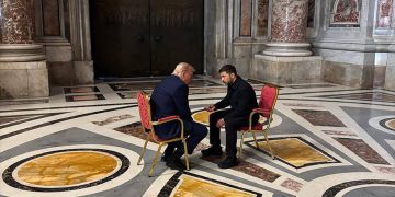 উত্তপ্ত বৈঠকের পর ট্রাম্প-জেলেনস্কির প্রথম সাক্ষাৎ