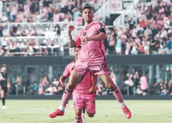 ইনজুরি কাটিয়ে মেসির জোড়া গোল