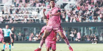 ইনজুরি কাটিয়ে মেসির জোড়া গোল