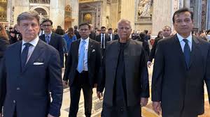 পোপের অন্ত্যেষ্টিক্রিয়ায় যোগ দিয়েছেন প্রধান উপদেষ্টা