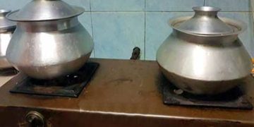 গ্যাস নেই শিল্পে জ্বলছে না চুলাও