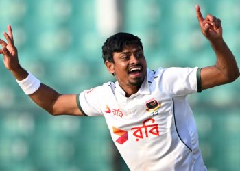 তাইজুলের স্পিন ভেলকি