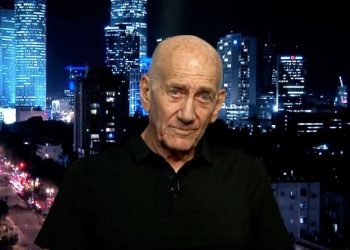 গাজায় যুদ্ধাপরাধ হচ্ছে