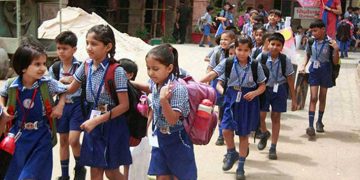 শিক্ষাপ্রতিষ্ঠান আবার লম্বা ছুটির কবলে