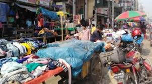 সকালে ফুটপাতে উচ্ছেদ অভিযান