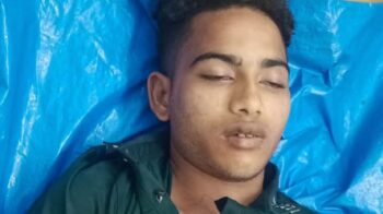 মায়ের সামনে ছেলেকে ছুরিকাঘাতে হত্যা