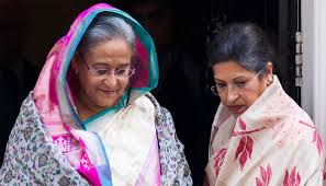 গণভবনে হাসিনার পা ধরে পদত্যাগের অনুরোধ করেন