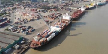 শুরু হয়েছে রপ্তানি কনটেইনারের শুল্কায়ন 