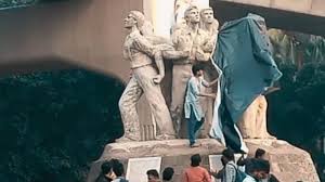 রাজু ভাস্কর্যে ককটেল বিস্ফোরণ