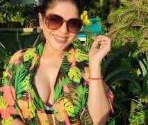 দয়া করুন আমার ওপর, ছবিগুলো ডিলিট করে দিন