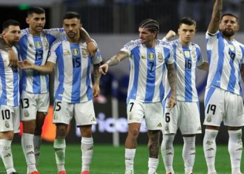 ফিরেছেন মেসি আর্জেন্টিনার দল ঘোষণা