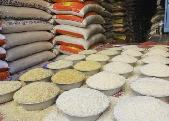 অস্থির চালের বাজার