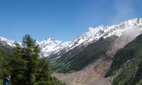 যেভাবে ধসে পড়ল সুইজারল্যান্ডের বার্চ হিমবাহ