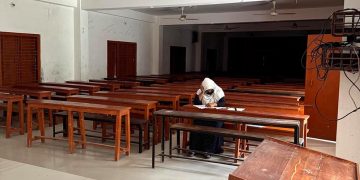 করোনা আক্রান্ত শিক্ষার্থীর পরীক্ষা নেওয়া হয়েছে বিশেষ ব্যবস্থায়