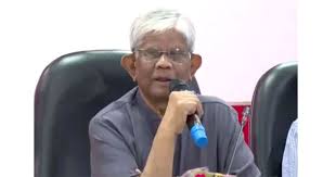 মাথায় হাত বুলিয়ে, ধমক দিয়ে কাজ করাতে হচ্ছে