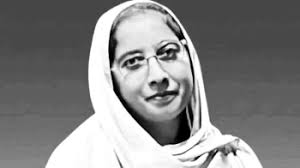 শিশুদের বাঁচানোর চেষ্টা, সেই শিক্ষিকা