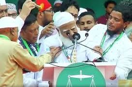 মঞ্চে ভাষণ দিতে গিয়ে অসুস্থ হয়ে পড়লেন জামায়াত আমির