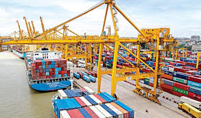 বন্দরে দক্ষতা বাড়াতে আন্তর্জাতিক অপারেটর দরকার