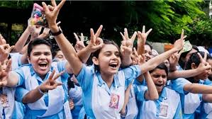 পাসের হারে এগিয়ে মেয়েরা