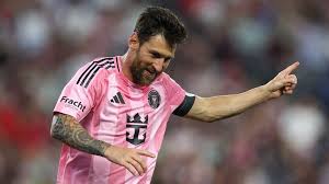 জোড়া গোলে ইতিহাসে মেসি