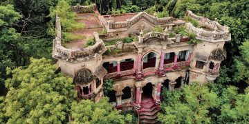 লক্ষ্মীচরণ সাহার জমিদার বাড়ি