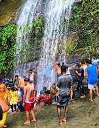 প্রাকৃতিক মুগ্ধতায় হারিয়ে যাওয়ার স্থান ধুমনি ঘাট