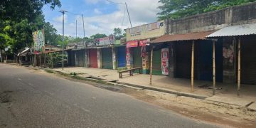 আতঙ্কে এলাকা পুরুষশূন্য