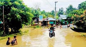 সাজেকে পাহাড়ি ঢলে সড়ক ডুবে আটকা কয়েক শপর্যটক