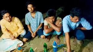 জনতার ধাওয়ায় পালালো ছাত্রলীগ