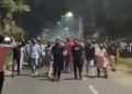 আওয়ামীলীগের মিছিল, পুলিশ কর্মকর্তাকে কুপিয়ে পালানোর অভিযোগ