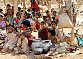 প্রতি চার জনে এক জন বহুমাত্রিক দারিদ্র্যে বাস করছে