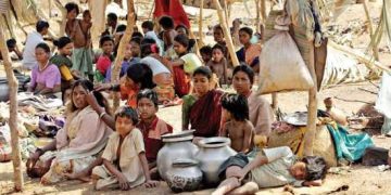 প্রতি চার জনে এক জন বহুমাত্রিক দারিদ্র্যে বাস করছে