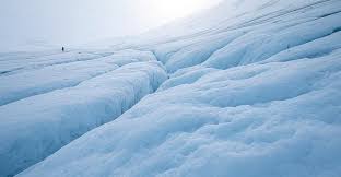হিমবাহের নিচে মিলল নিখোঁজ ব্যক্তির অক্ষত মরদেহ