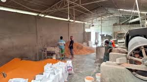 ডালে মেশানো হচ্ছে পানি ও তেল