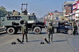 মণিপুর সফর ঘিরে পুলিশ-স্থানীয় জনতার সংঘাত