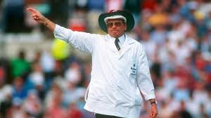 সর্বকালের অন্যতম আম্পায়ার ডিকি বার্ডের মৃত্যু