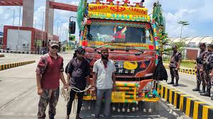 বেনাপোলে ভারতীয় কাঁচামরিচের ট্রাকে মিলল পিস্তল ও ৯৩ রাউন্ড গুলি