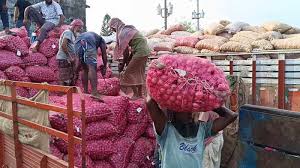 ভারত থেকে এলো ৬০ টন পেঁয়াজ