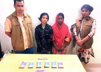 লাখ টাকার জাল নোটসহ দুই তরুণী আটক
