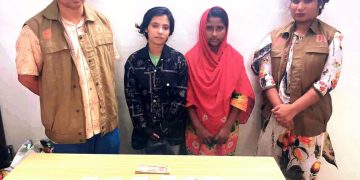 লাখ টাকার জাল নোটসহ দুই তরুণী আটক