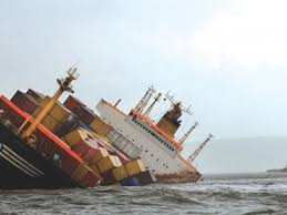 কাঁচামাল নিয়ে জাহাজডুবি