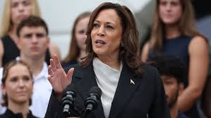 আবারও প্রেসিডেন্ট নির্বাচনে লড়ার ইঙ্গিত কমলা হ্যারিসের