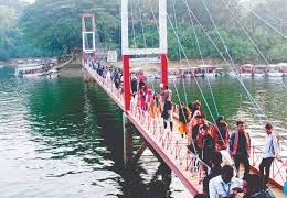 হ্রদ, ঝর্ণা আর পাহাড়ি সংস্কৃতির অপূর্ব মিলনে সেজে উঠেছে