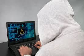 আইডি হ্যাক করে প্রতারণা বাড়ছে