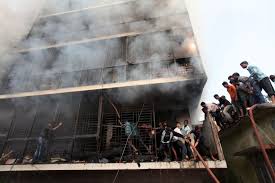 আগুনের ক্ষত নিয়ে দাঁড়িয়ে বিধ্বস্ত ভবনটি, বেকারের শঙ্কায় শত শত শ্রমিক